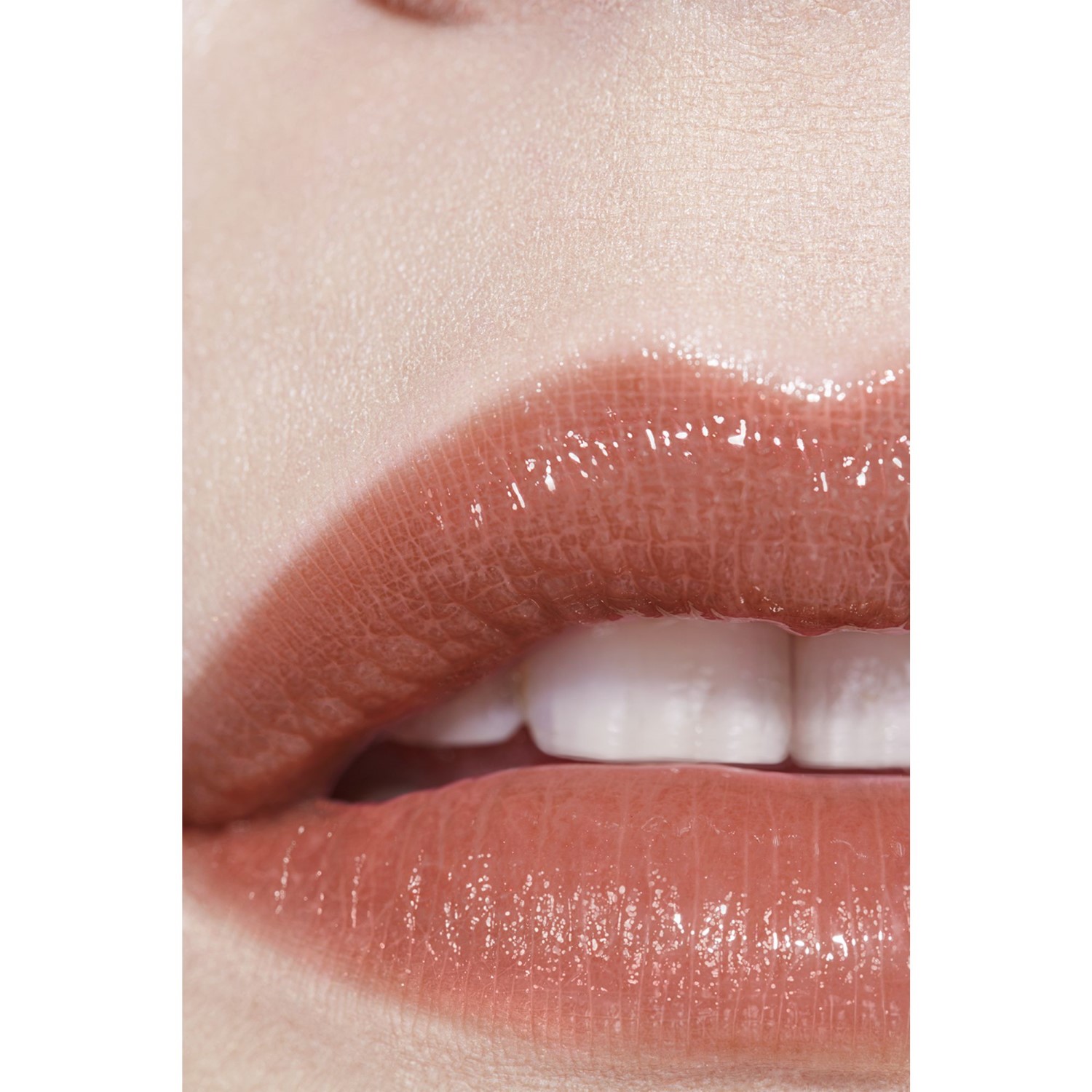 EL BÁLSAMO CON COLOR HIDRATANTE, CON UNA INTENSIDAD A MEDIDA, PARA UNOS LABIOS MÁS BELLOS DÍA TRAS DÍA